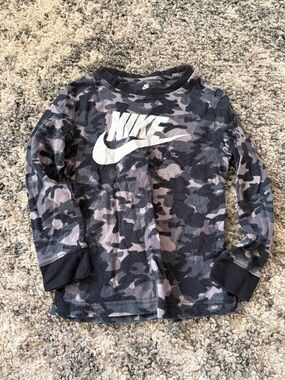 Nike Long-Sleeve Camo Logo Tee - Black & Gray
